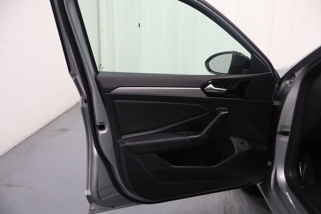 2019 Volkswagen Jetta 1.4T R-Line photo 7