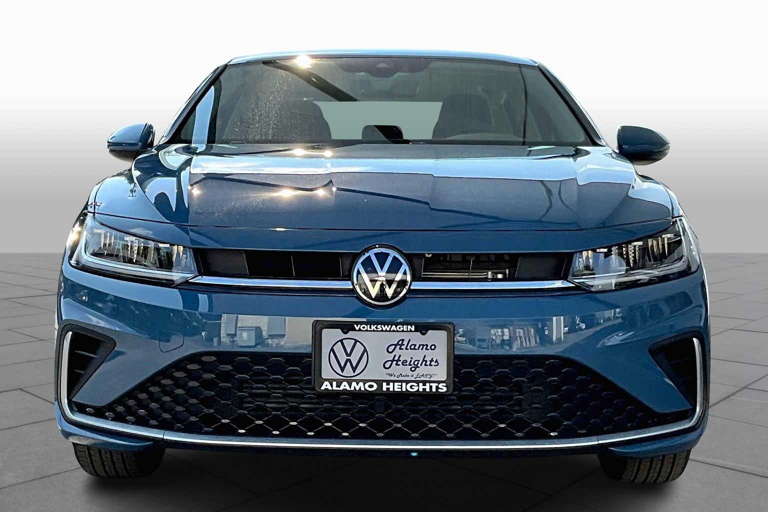 2025 Volkswagen Jetta 1.5T S photo 3