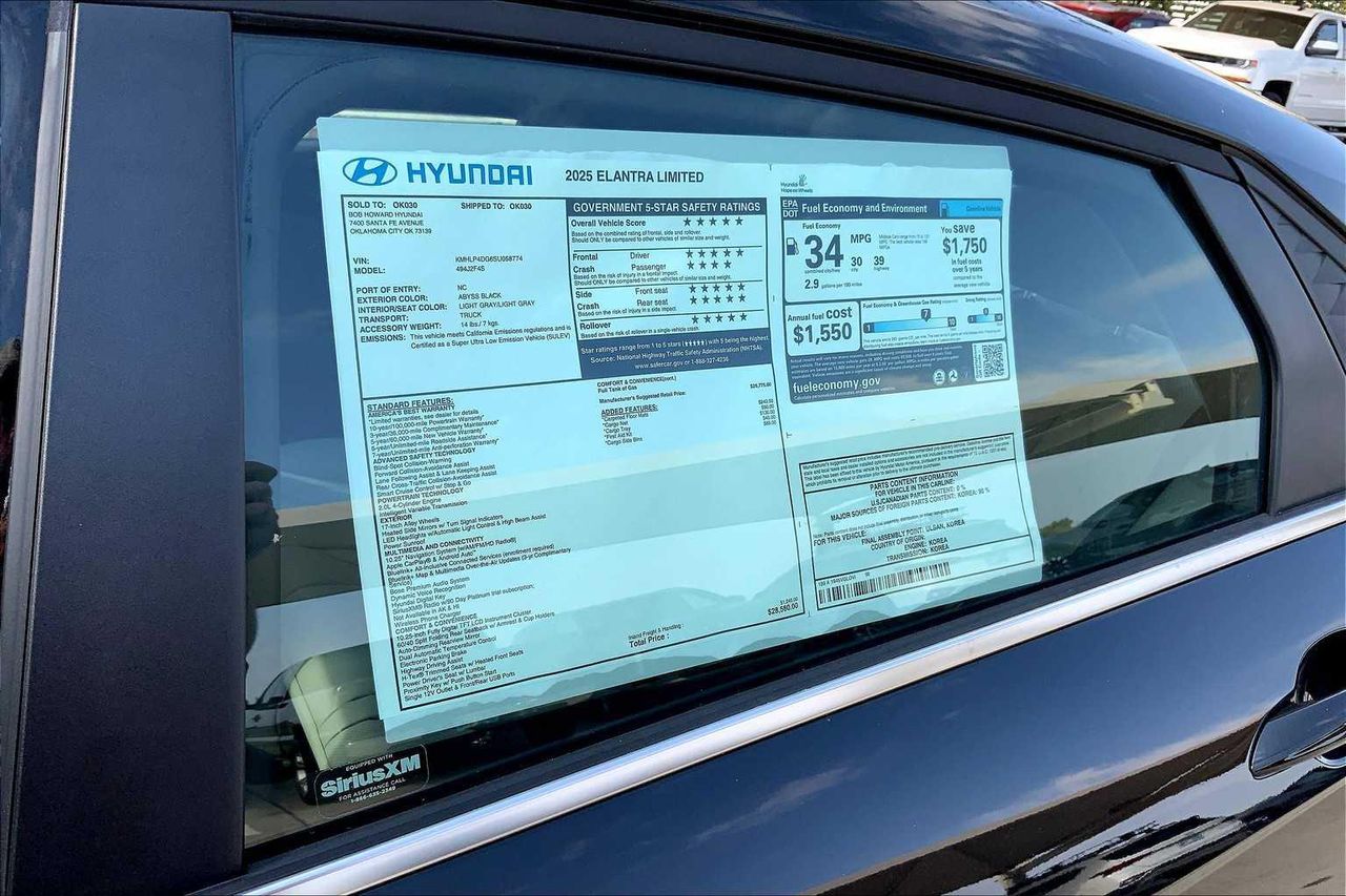 2025 Hyundai Elantra Limited photo 16