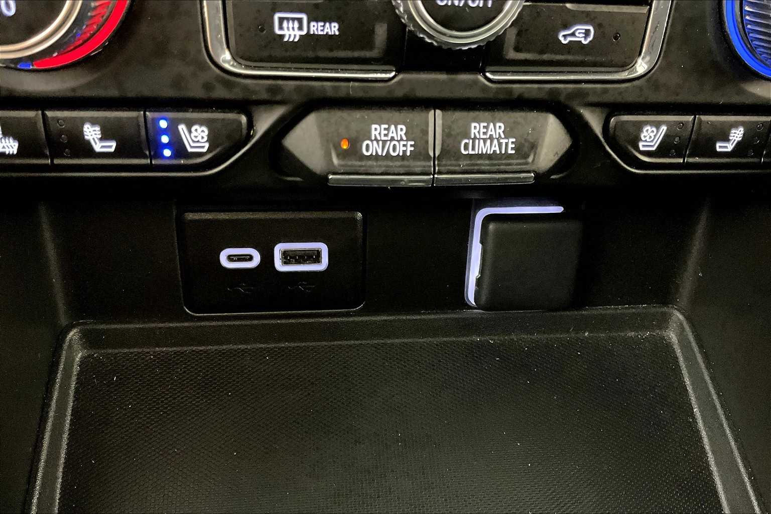 2024 Gmc Yukon XL AT4 photo 30