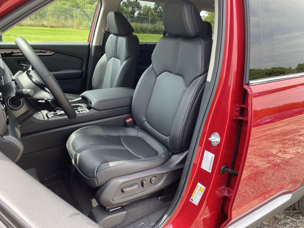 2025 Honda Pilot Touring photo 3