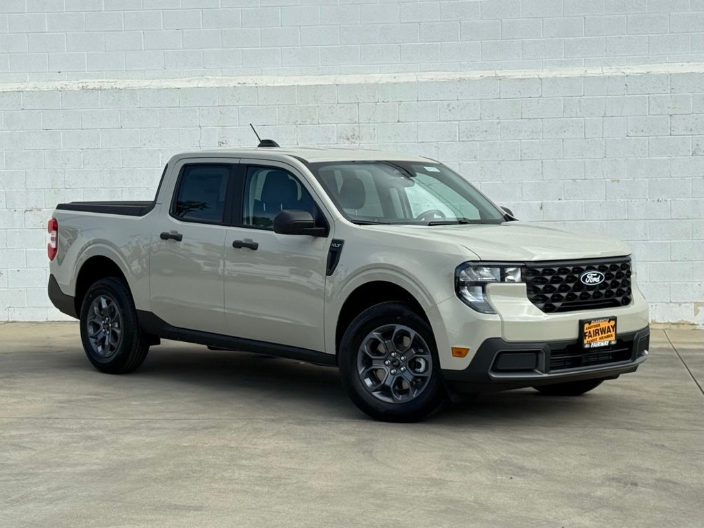 2025 Ford Maverick XLT's photo
