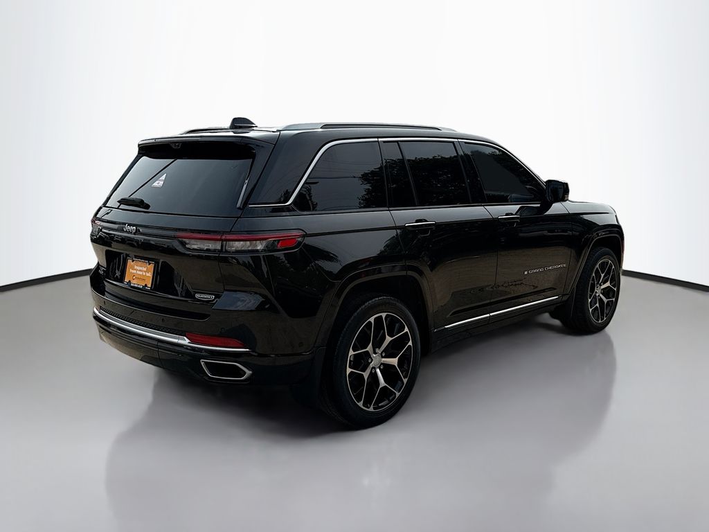 2022 Jeep Grand Cherokee Summit Reserve photo 3