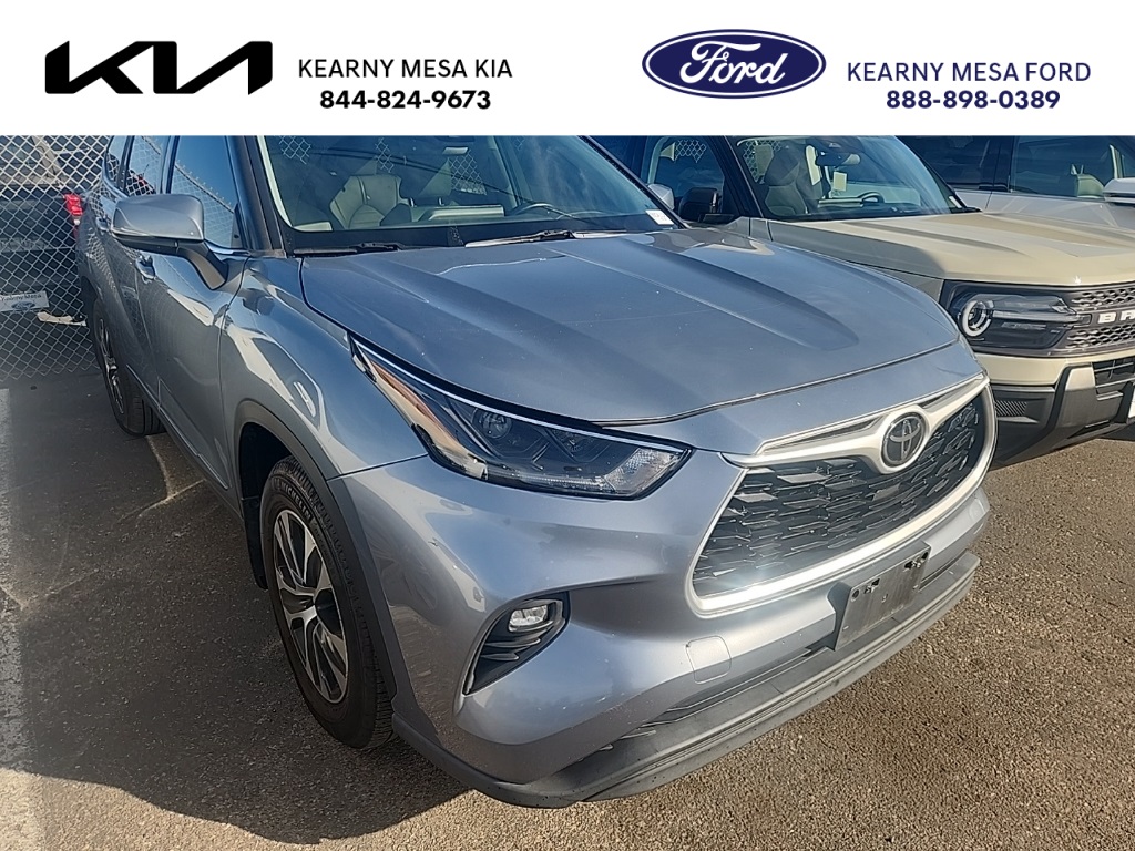2021 Toyota Highlander XLE's photo