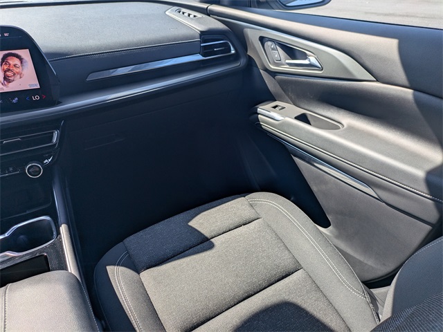 2025 Chevrolet Traverse photo 18