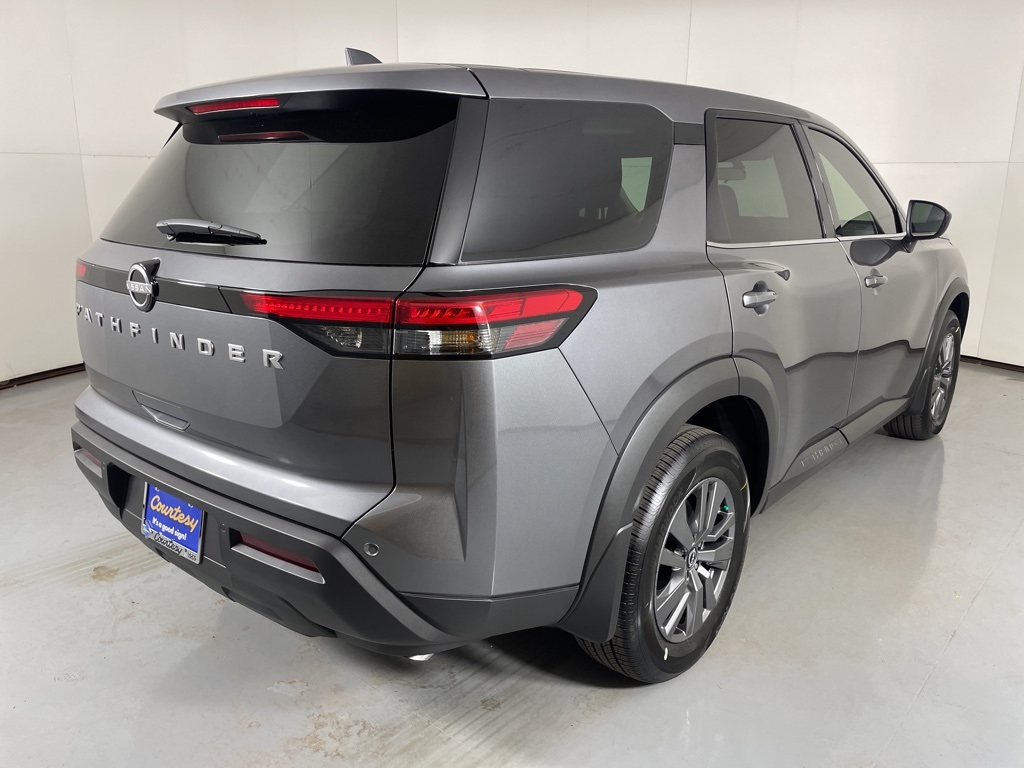 2025 Nissan Pathfinder S photo 8