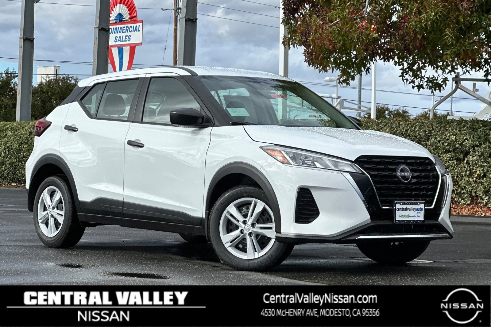 2025 Nissan KICKS PLAY Base