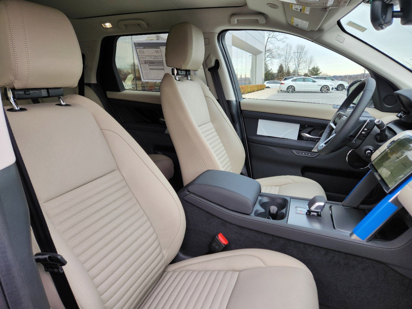 2025 Land Rover Discovery Sport S photo 10