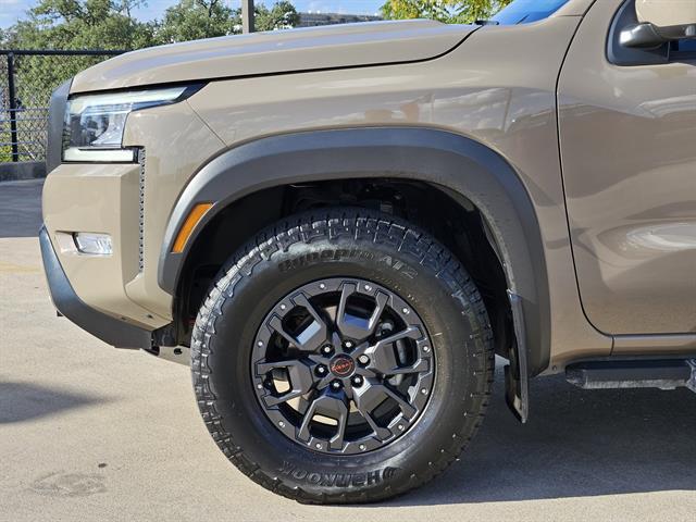2022 Nissan Frontier PRO-4X photo 6