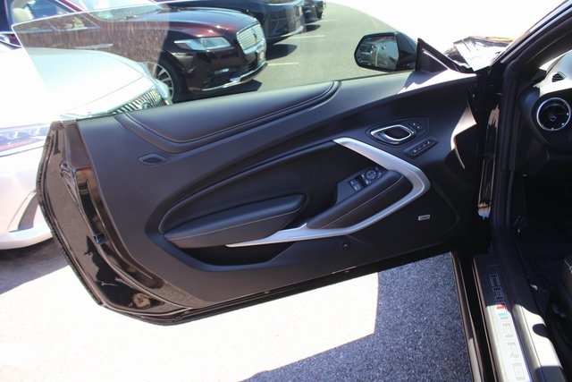 2016 Chevrolet Camaro 2LT photo 18