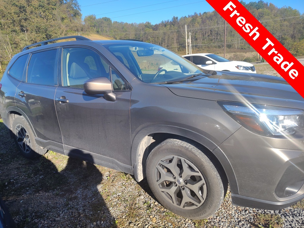 2020 Subaru Forester Premium photo 2