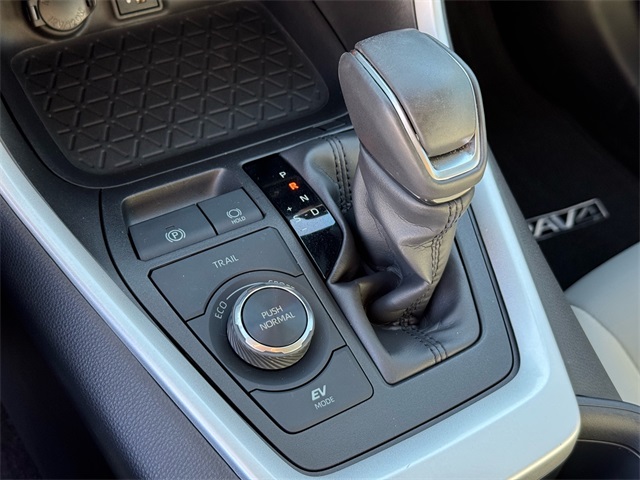 2024 Toyota RAV4 Hybrid XLE Premium photo 23