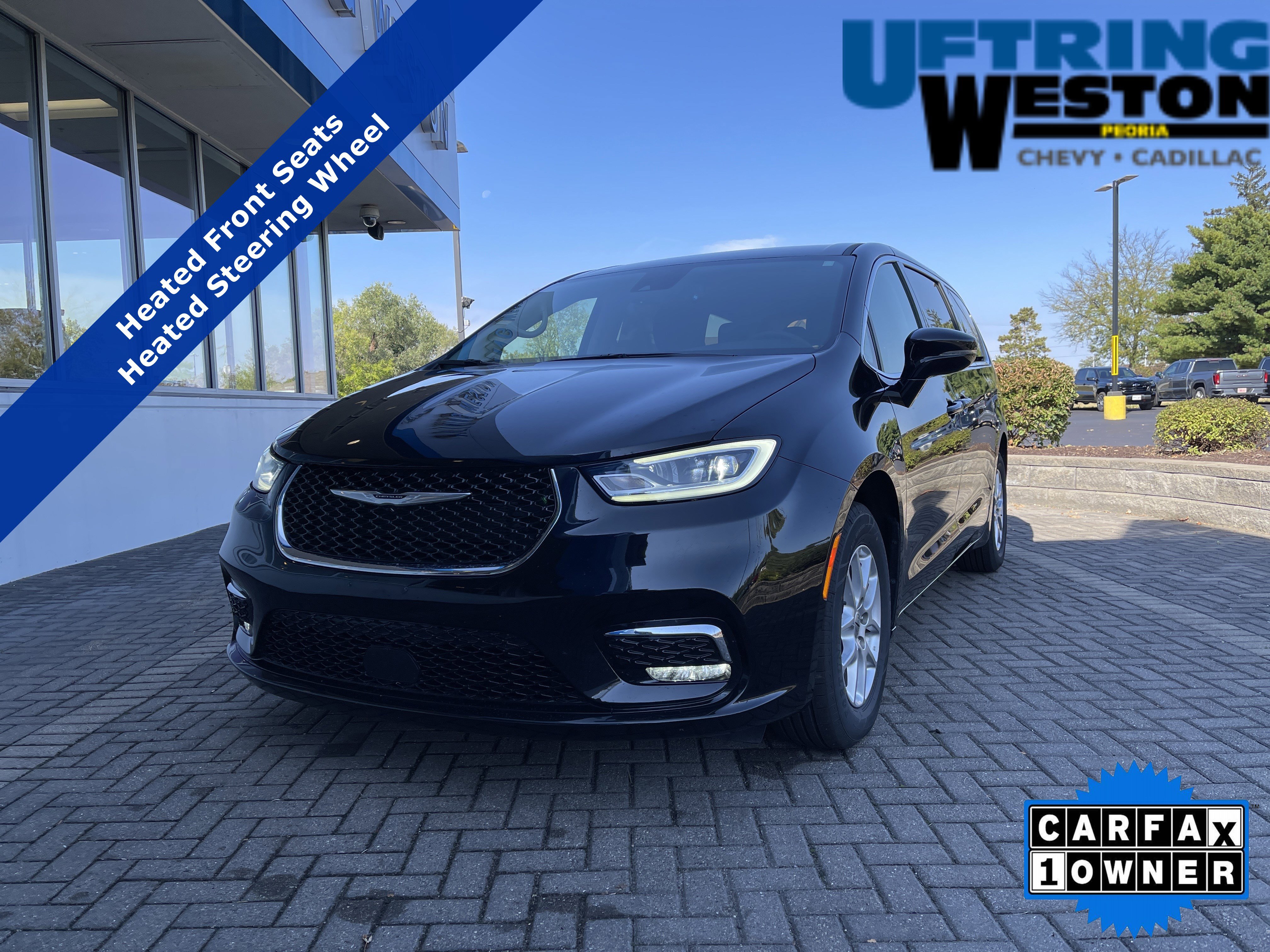 2024 Chrysler Pacifica Touring L's photo