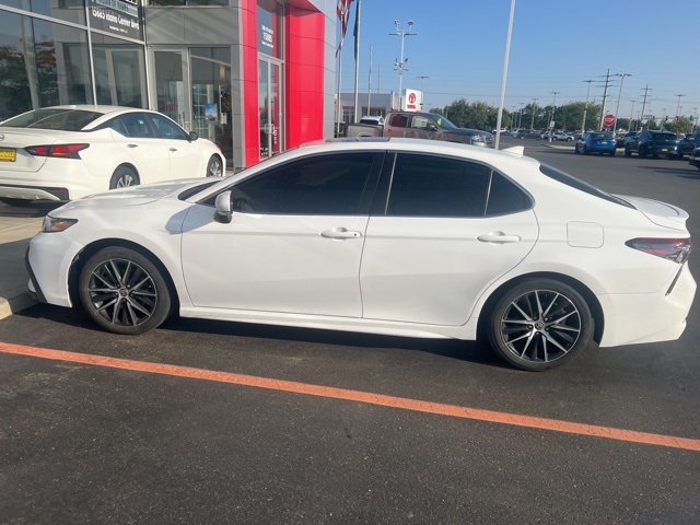 2023 Toyota Camry SE photo 2