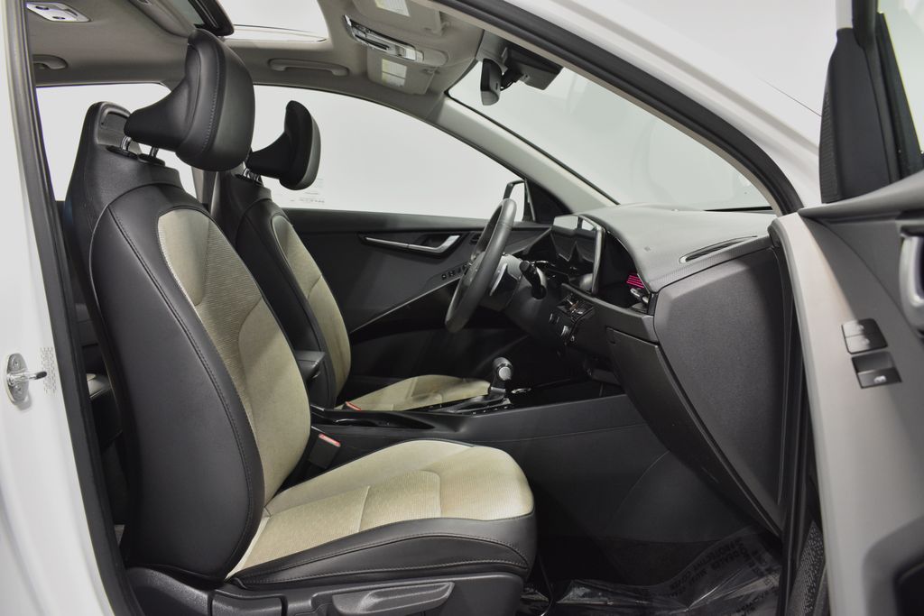 2023 Kia Niro SX Touring photo 29