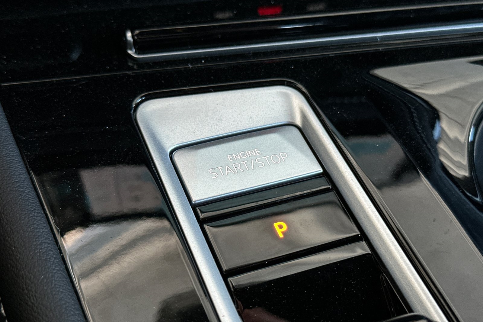 2026 Volkswagen Atlas Cross Sport SE Technology photo 19