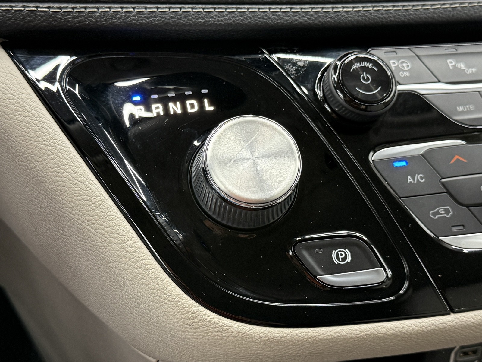 2021 Chrysler Pacifica Hybrid Touring L photo 34