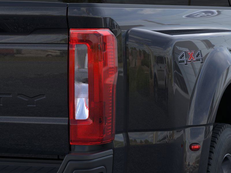 2026 Ford F-450 photo 3