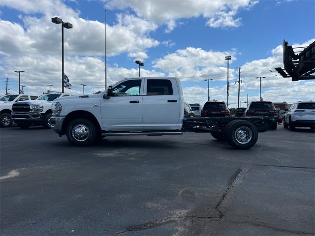 2024 Ram 3500 Tradesman photo 2