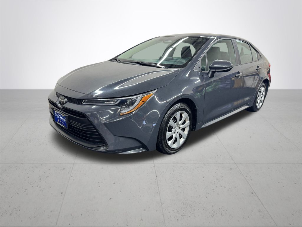 Used 2024 Toyota Corolla LE with VIN 5YFB4MDE1RP172096 for sale in Northfield, Minnesota