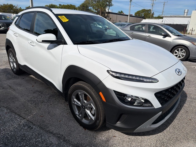 2022 Hyundai Kona SEL photo 2