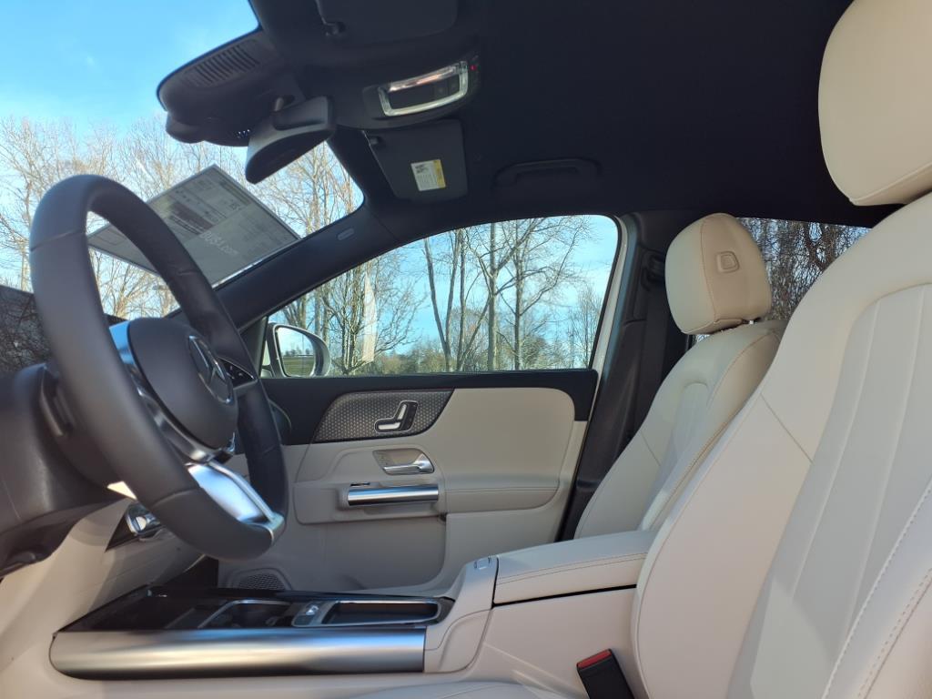 2025 Mercedes Benz GLA 250 photo 6