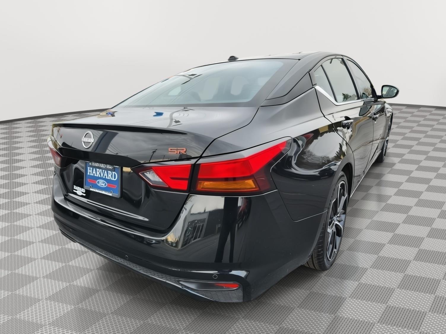 2023 Nissan Altima 2.5 SR photo 4