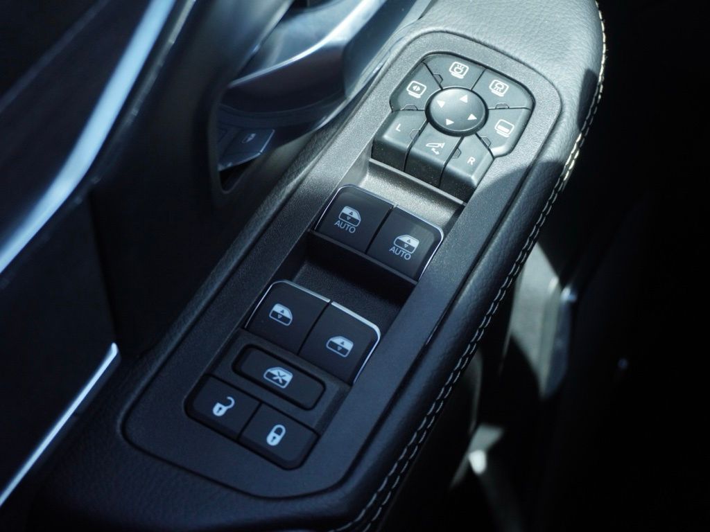 New 2026 Granite Crystal Metallic Clear-Coat Exterior Paint RAM Laramie Night Edition image 14