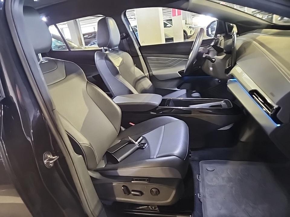2023 Volkswagen ID.4 Pro Plus photo 3