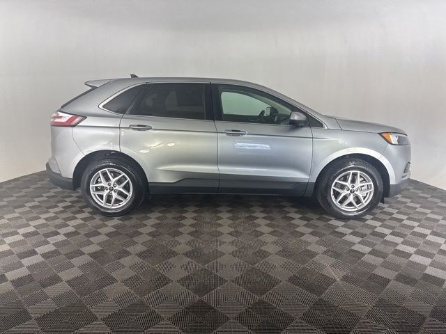 2024 Ford Edge SEL photo 4