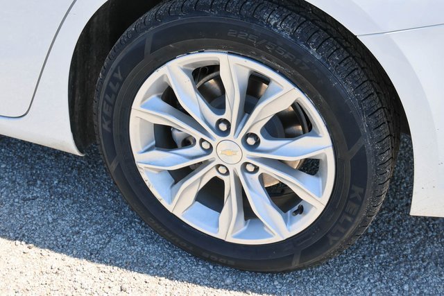 Used 2023 Summit White Chevrolet LT image 7