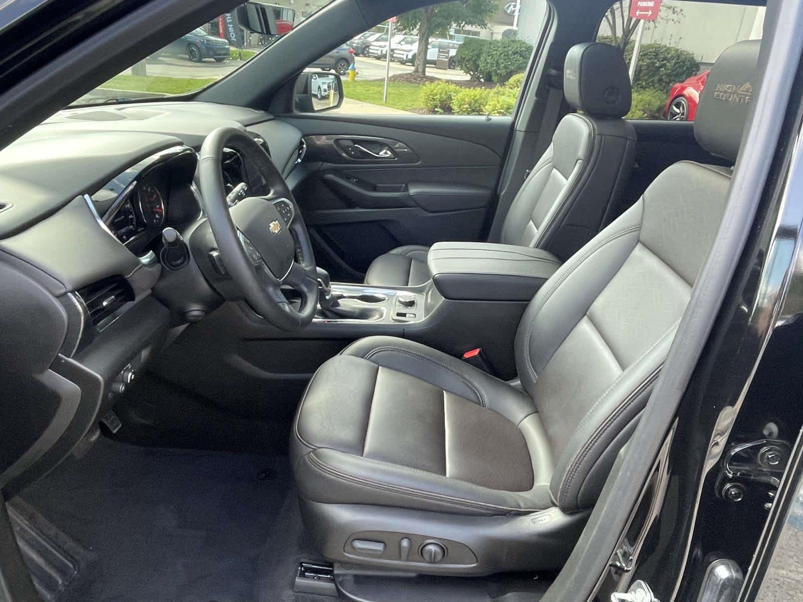 2023 Chevrolet Traverse High Country photo 10