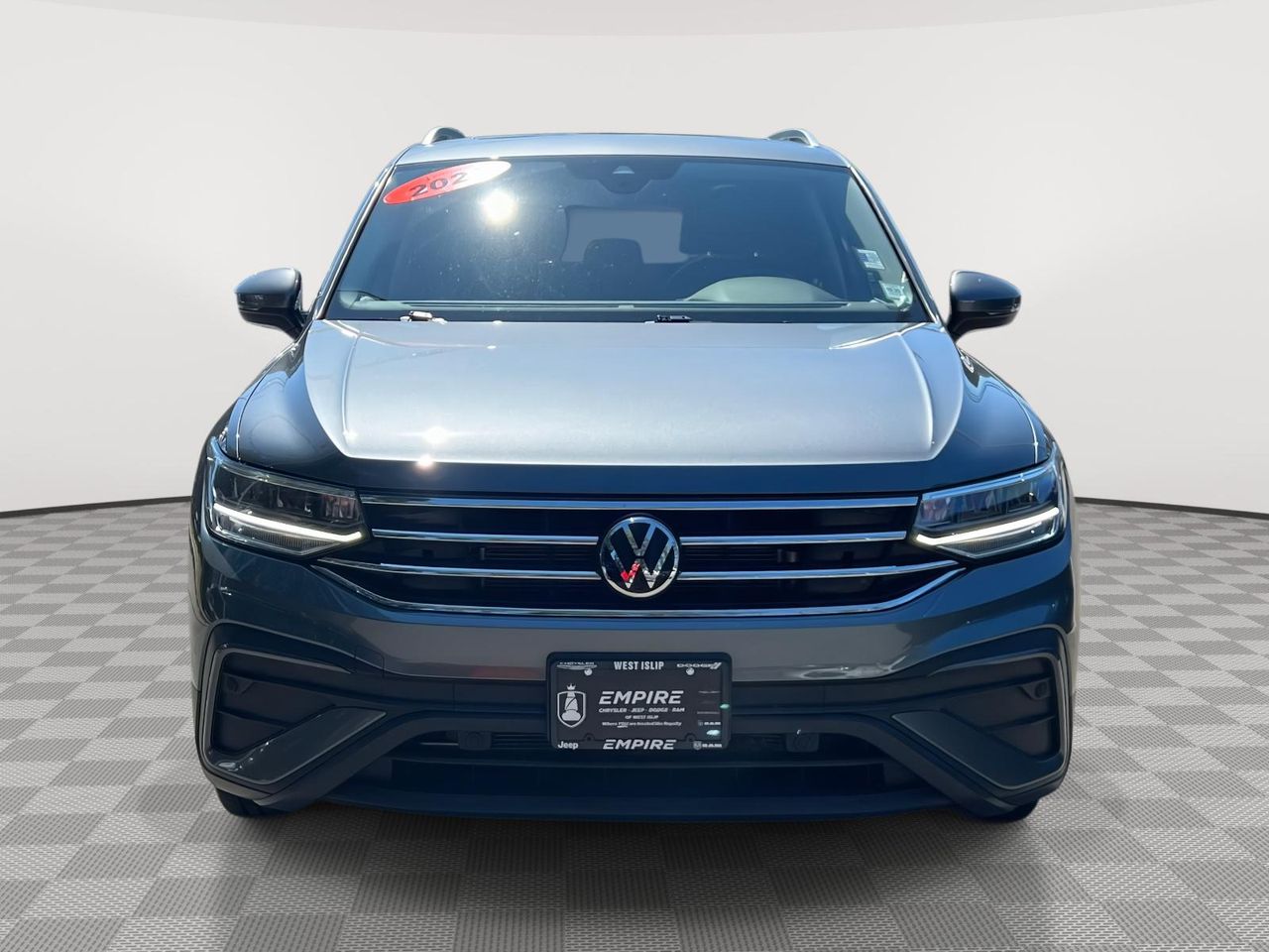 2022 Volkswagen Tiguan SE photo 2