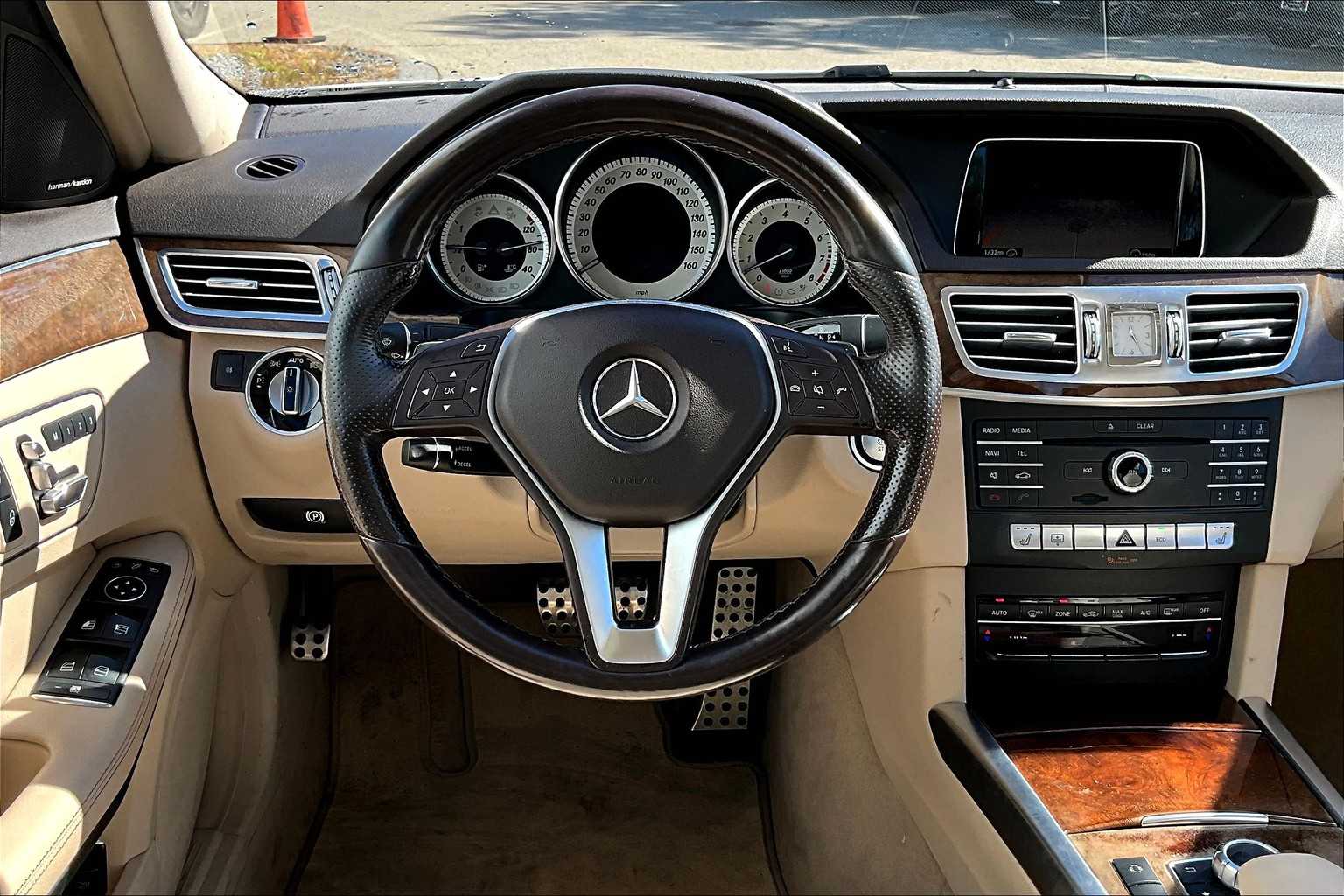 2016 Mercedes Benz E 350 Sport photo 4