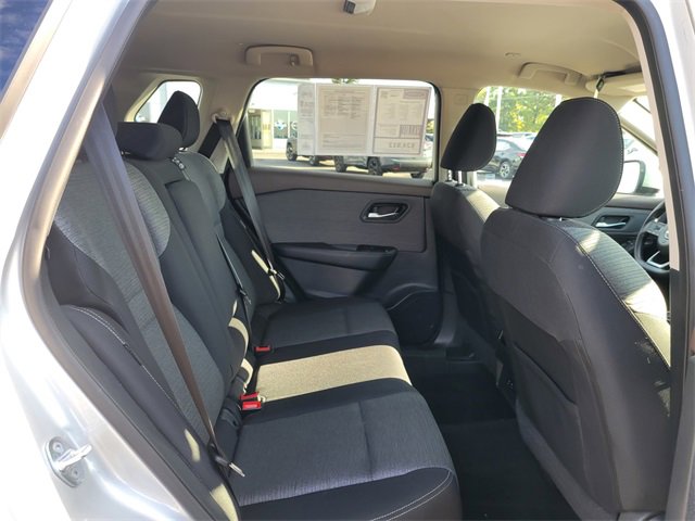 2022 Nissan Rogue SV photo 15