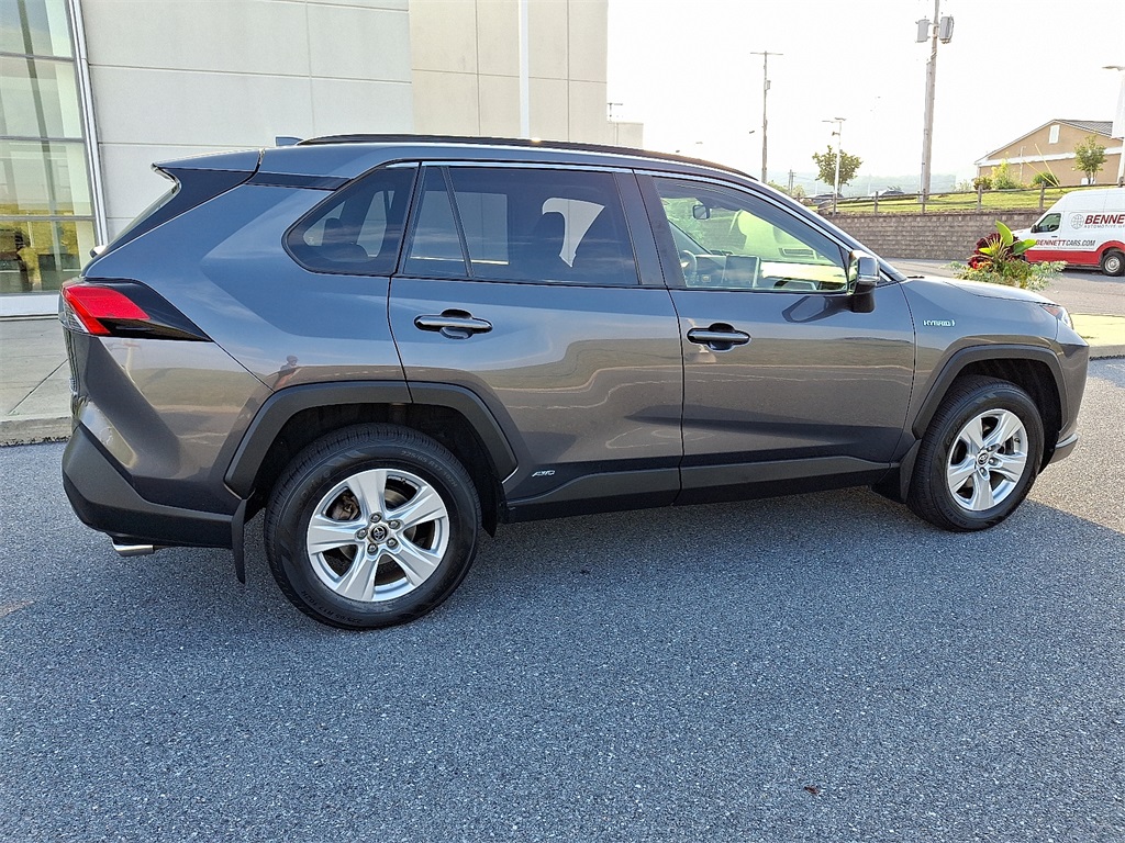 2019 Toyota RAV4 Hybrid XLE photo 10