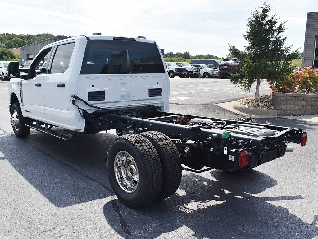 2026 Ford F-350 XLT photo 3