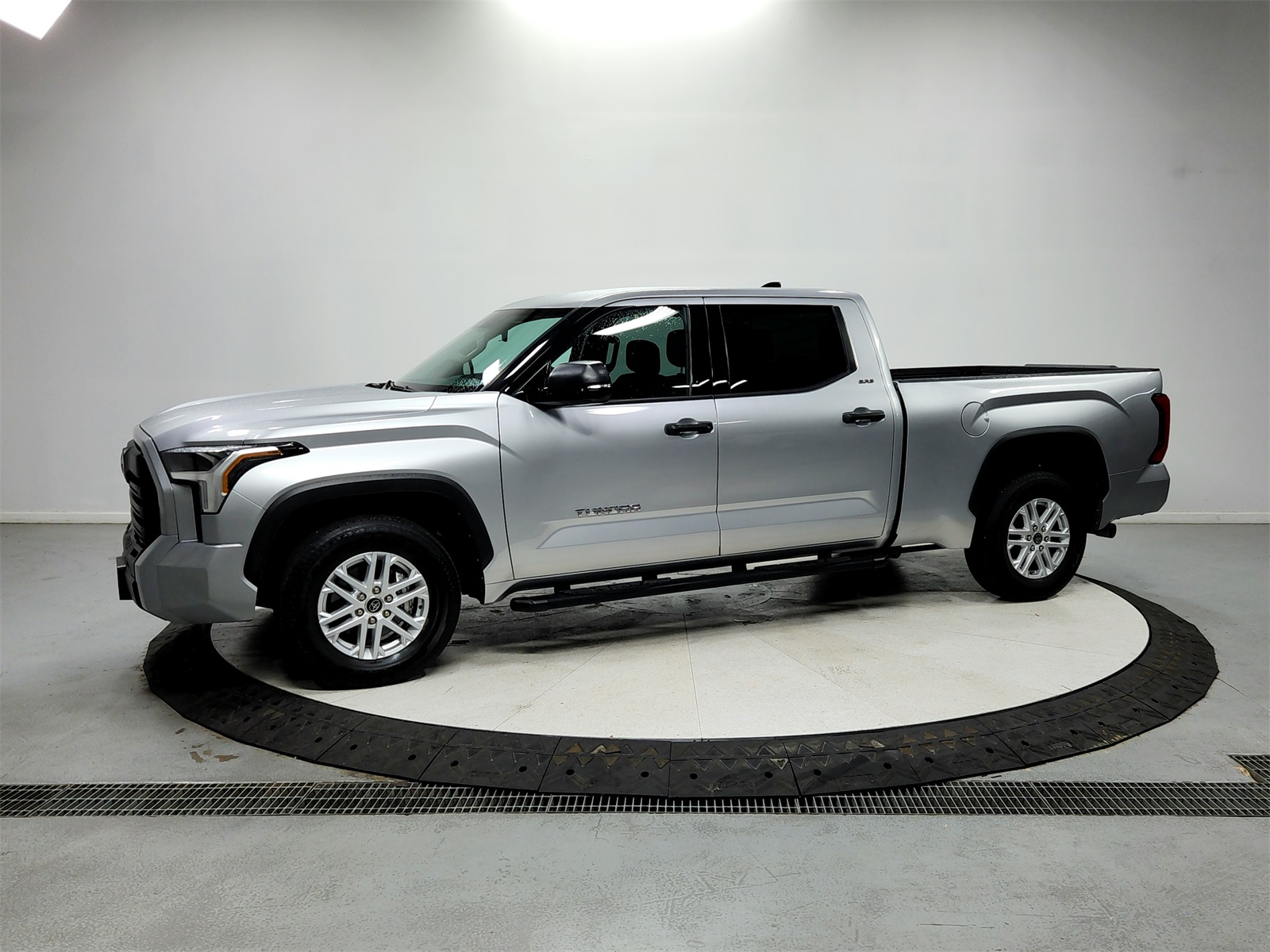 2022 Toyota Tundra SR5 photo 3