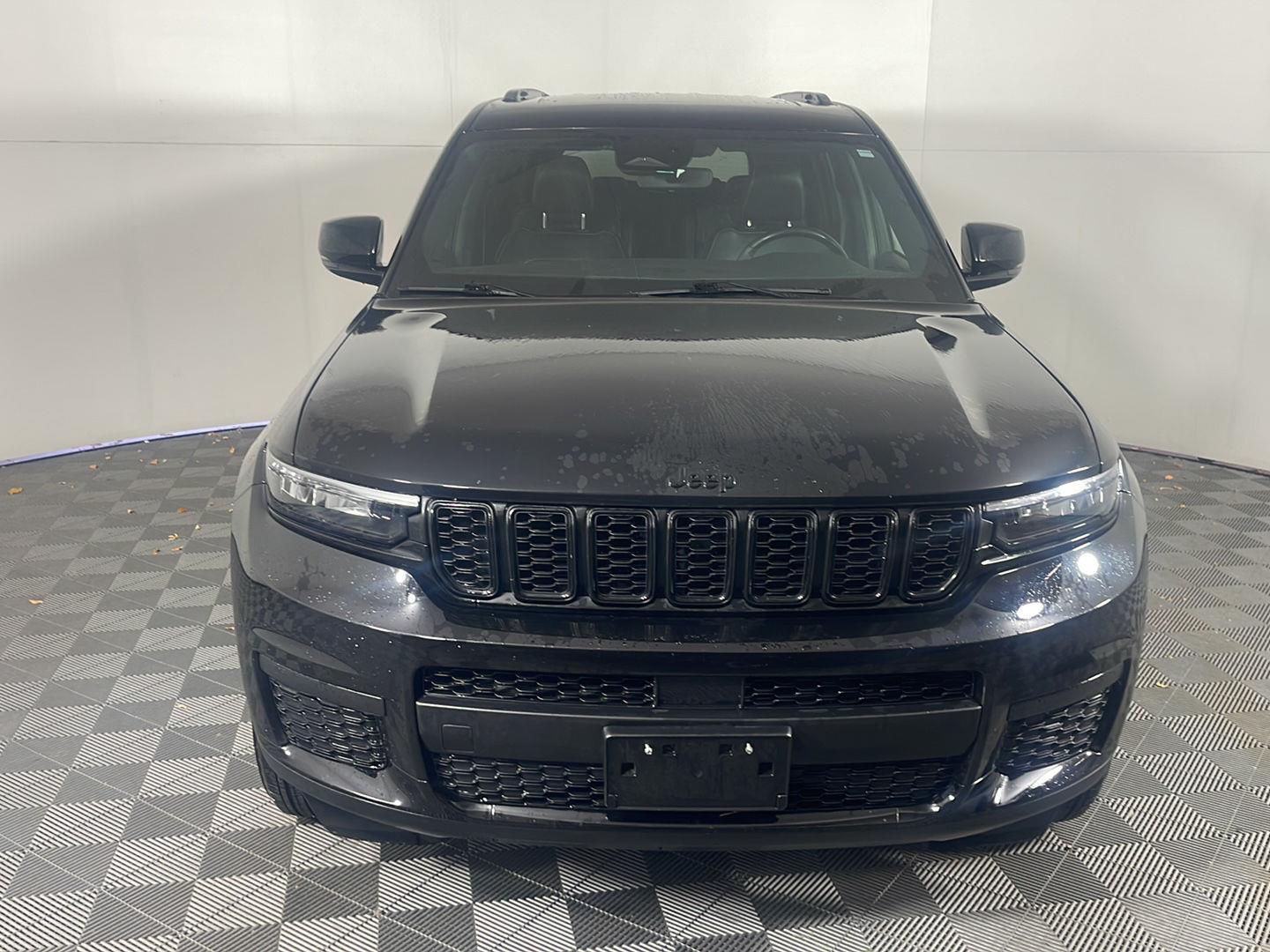 2022 Jeep Grand Cherokee Altitude photo 3