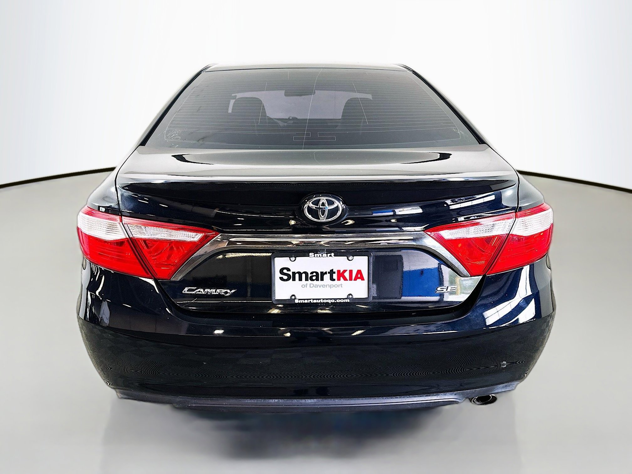 2015 Toyota Camry SE photo 6