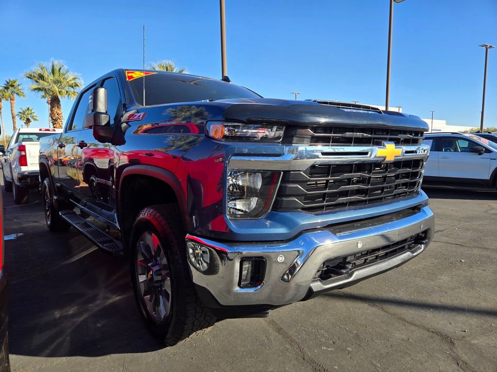 2025 Chevrolet Silverado 2500HD LT's photo