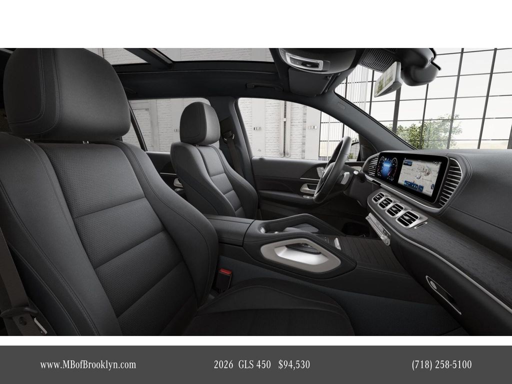 2026 Mercedes Benz GLS 450 4MATIC photo 4