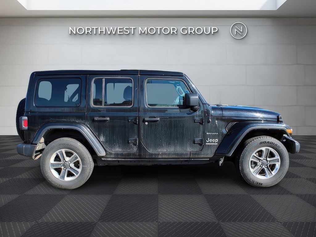 2023 Jeep Wrangler Sahara photo 7
