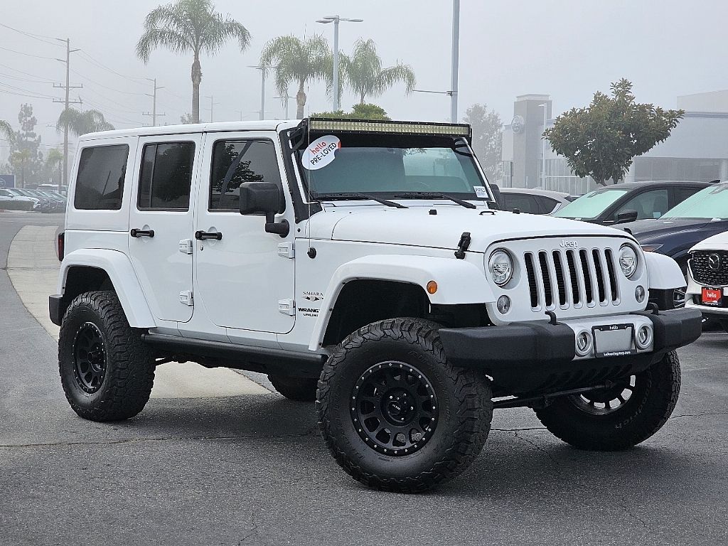 2017 Jeep Wrangler Unlimited Sahara photo 2