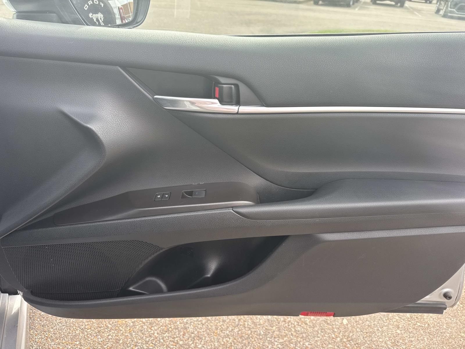 2024 Toyota Camry SE photo 12