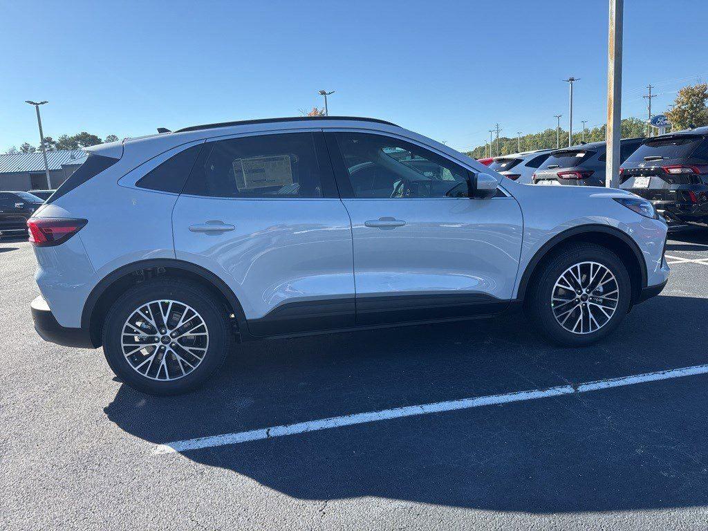 2025 Ford Escape Plug-In Hybrid photo 9
