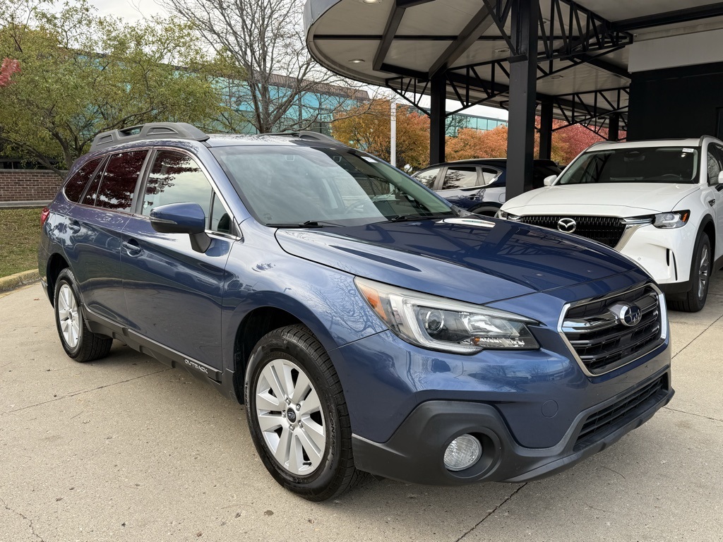 2019 Subaru Outback Premium's photo
