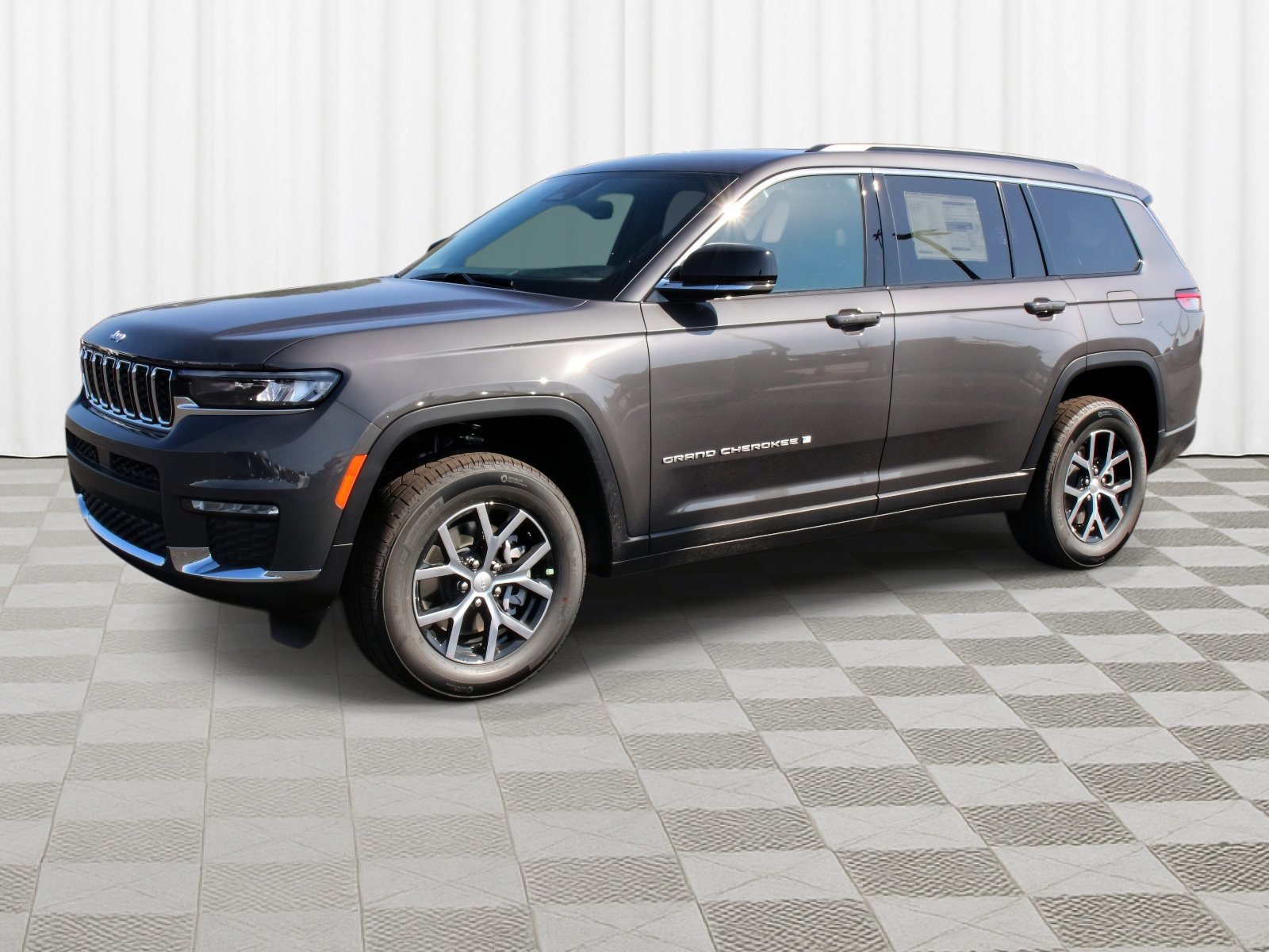 2025 Jeep Grand Cherokee Limited photo 17