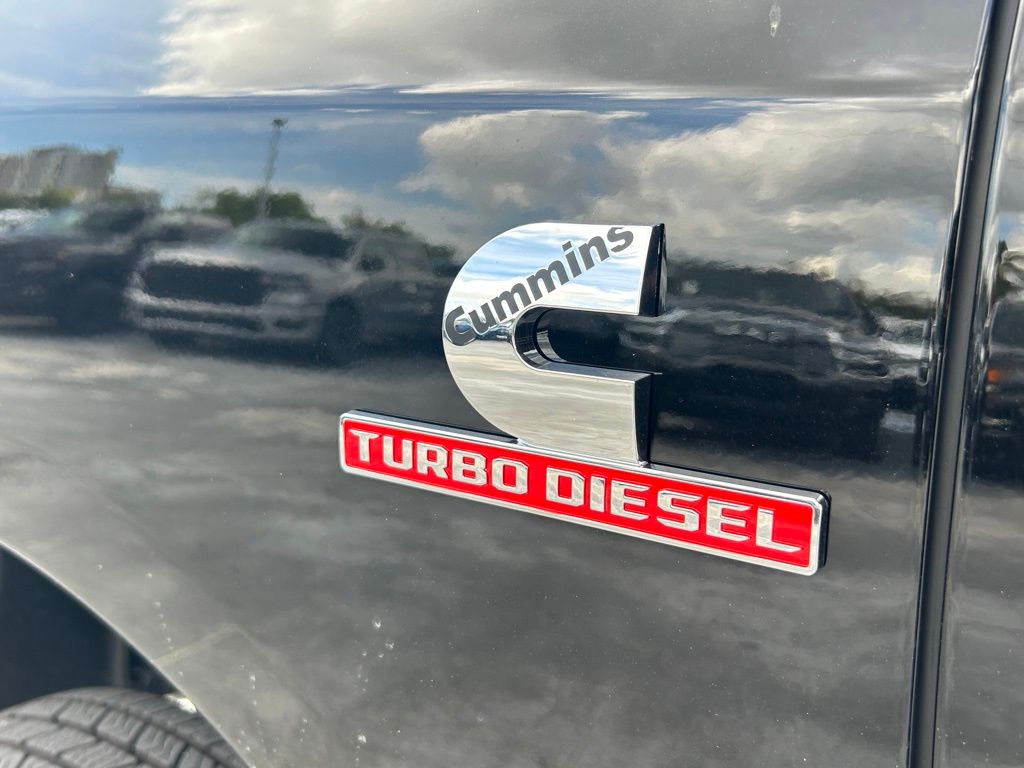 2025 Ram 3500 Laramie photo 13
