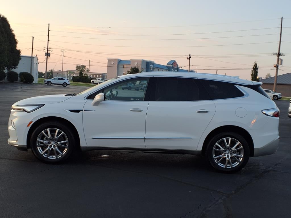 2023 Buick Enclave Essence photo 13
